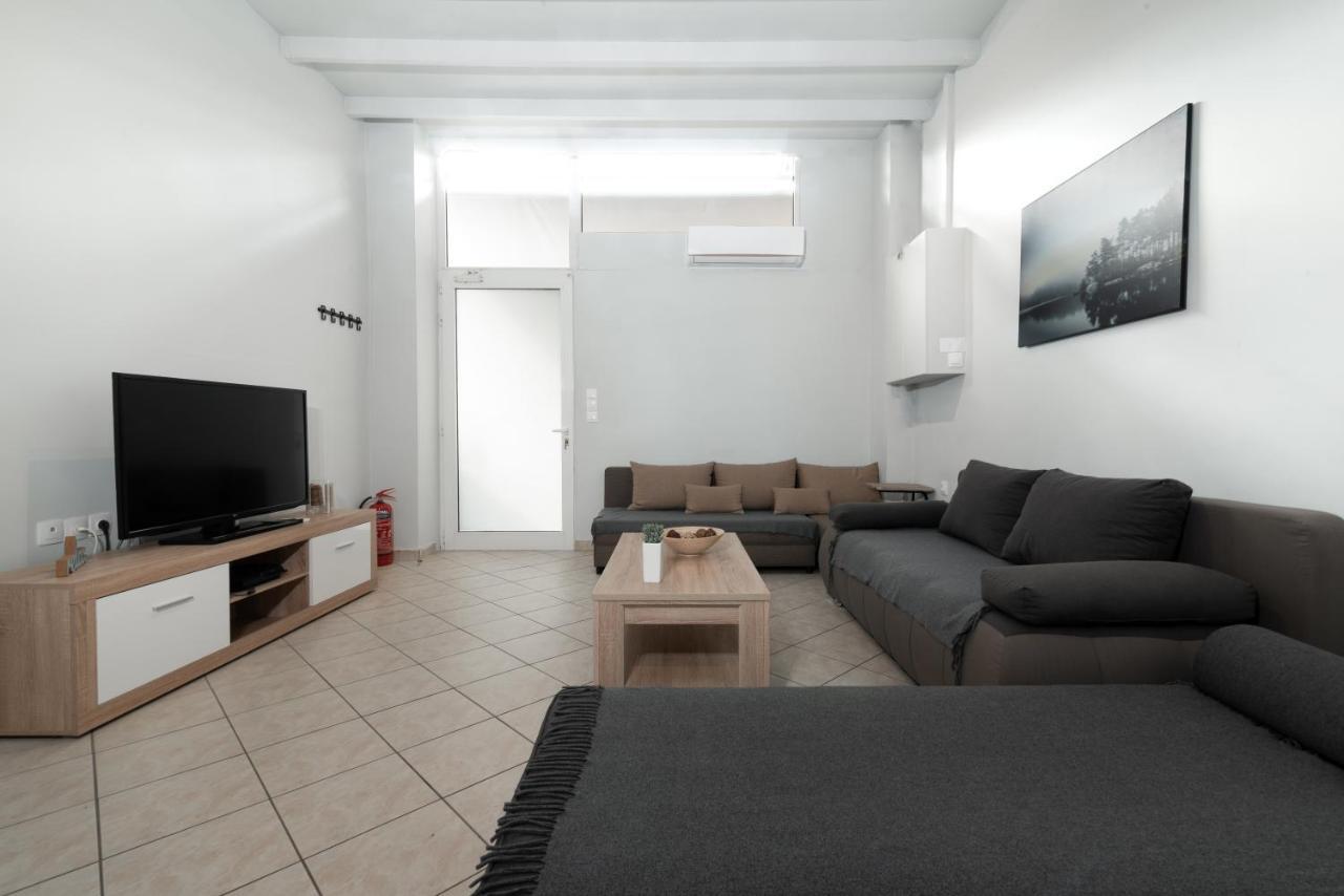 Spacious Apartment-600M From The Subway アテネ エクステリア 写真