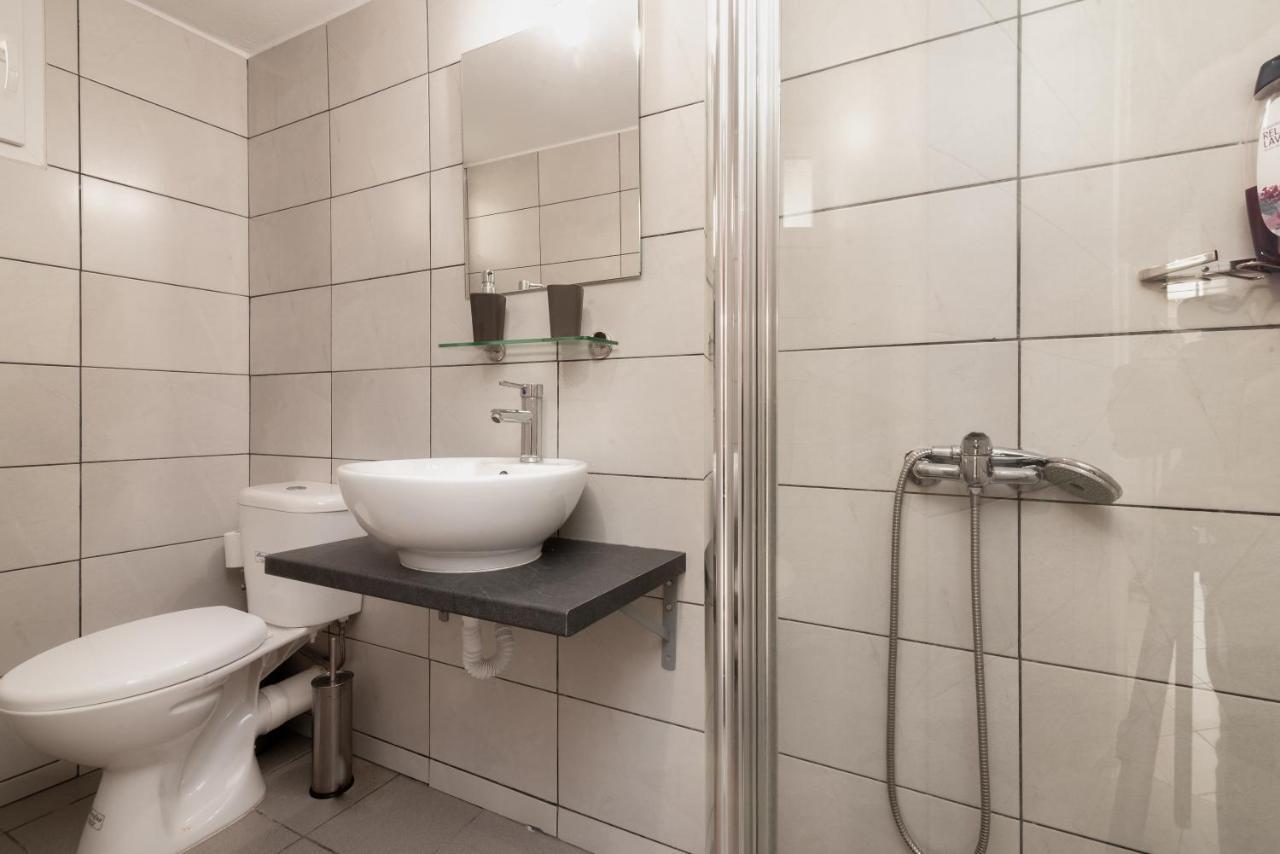 Spacious Apartment-600M From The Subway アテネ エクステリア 写真