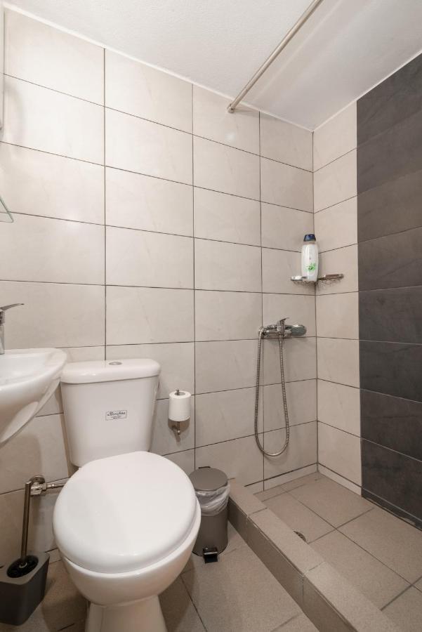 Spacious Apartment-600M From The Subway アテネ エクステリア 写真